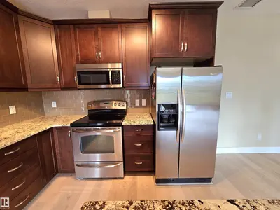 Interior photo 2 of #256 6079 MAYNARD WY NW