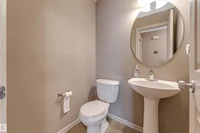 Interior photo 4 of 1431 HODGSON WAY NW