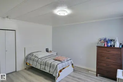 Interior photo 2 of 602 Evergreen PA NW