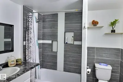 Interior photo 4 of 602 Evergreen PA NW