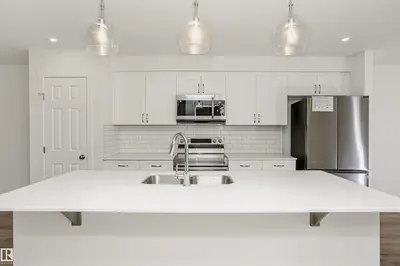Interior photo 2 of 9552 CARSON BEND BN SW