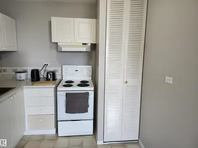 Interior photo 3 of #1505 10150 117 ST NW