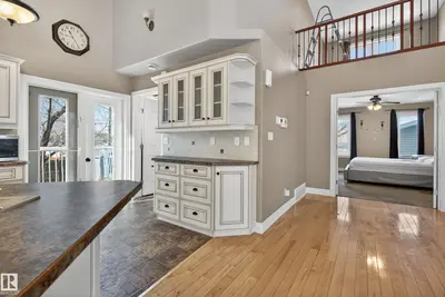 Interior photo 4 of 5114 53 ST