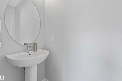 Interior photo 3 of 7113 177a AV NW NW