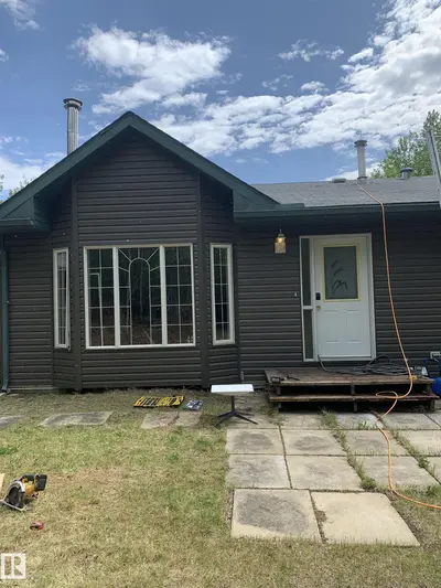 Interior photo 1 of 308 42208 TWP 650