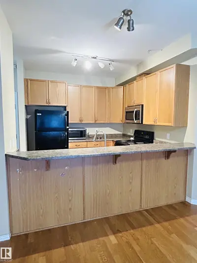 Interior photo 3 of #214 4304 139 AV NW