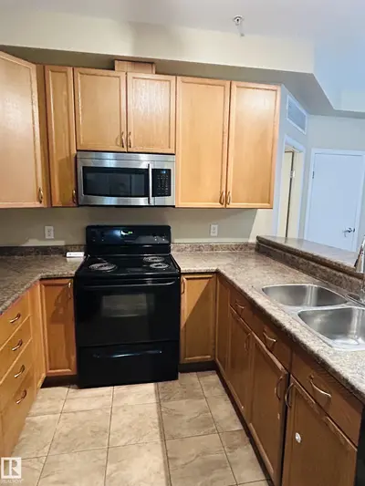 Interior photo 4 of #214 4304 139 AV NW