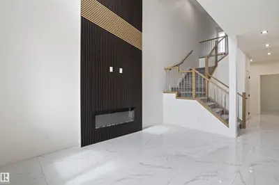 Interior photo 4 of 3013 8 AV SW