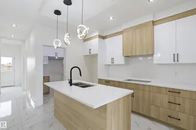 Interior photo 3 of 719 30 ST SW