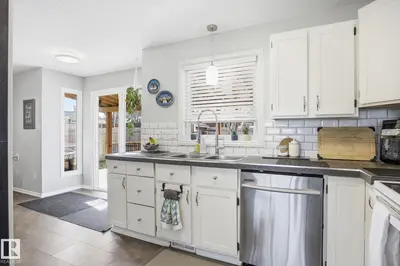 Interior photo 3 of 133 GREENWOOD DR