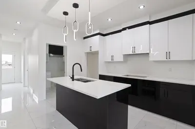 Interior photo 4 of 723 30 ST SW