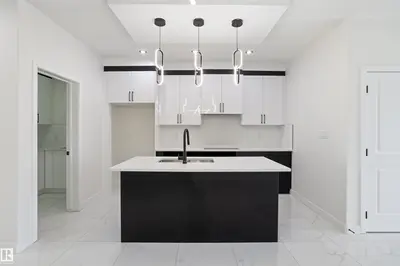 Interior photo 3 of 723 30 ST SW