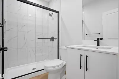 Interior photo 2 of 1849 Crossbill LO NW