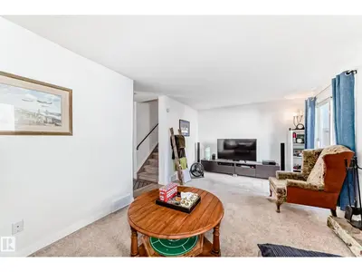 Photo 4 of 18611 66 AV NW