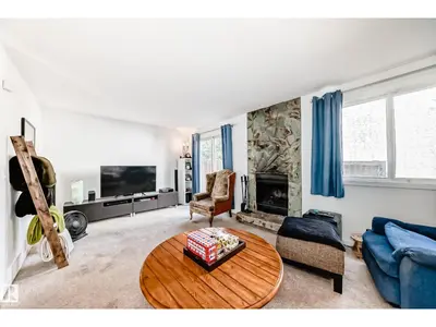 Photo 3 of 18611 66 AV NW