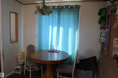 Interior photo 4 of 4610 51 AV