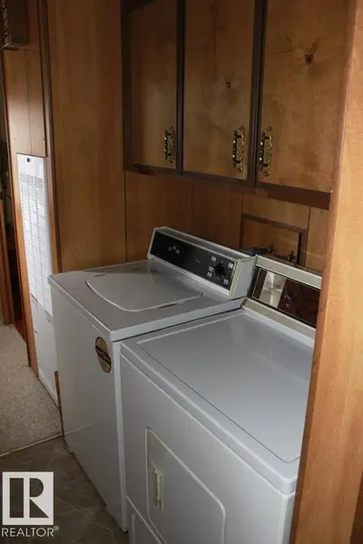 Interior photo 3 of 5310 52 ST