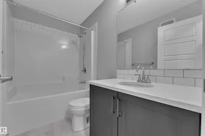 Interior photo 3 of 