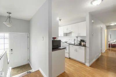 Interior photo 4 of 