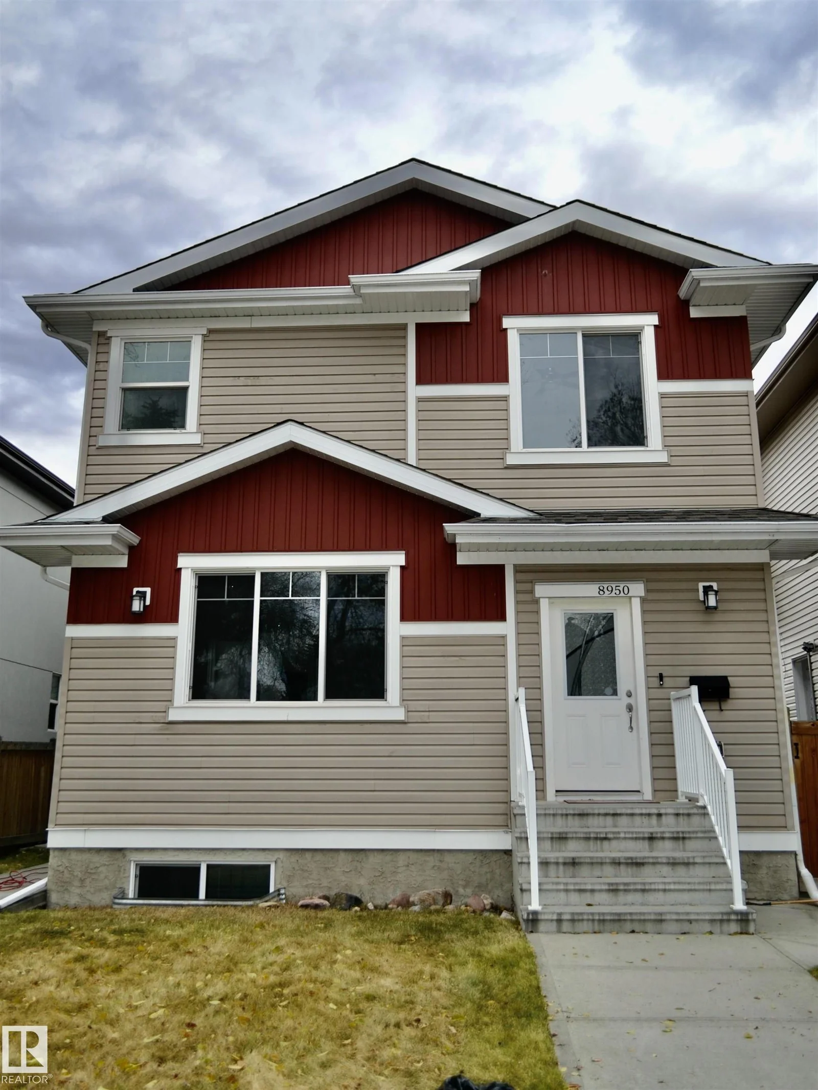 8950 81 AV NW, Edmonton - 5 bedroom Duplex for sale