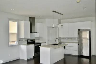 Interior photo 1 of 