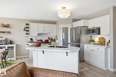 Interior photo 2 of 33 GRAYRIDGE CR