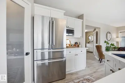 Interior photo 4 of 33 GRAYRIDGE CR
