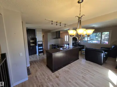 Interior photo 4 of 