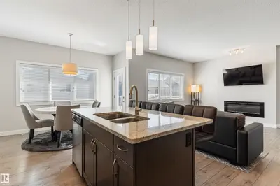 Interior photo 3 of 8011 EVANS CR NW