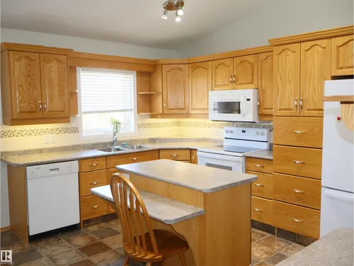 5802 52 AV, Barrhead - $499,000