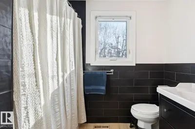 Interior photo 4 of 7601 91 AV NW