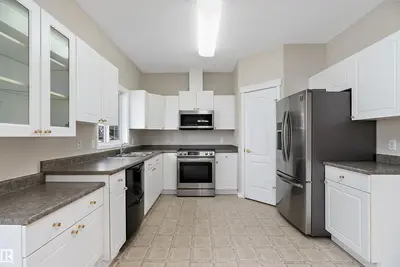 Interior photo 3 of #4 1780 GLASTONBURY BV NW