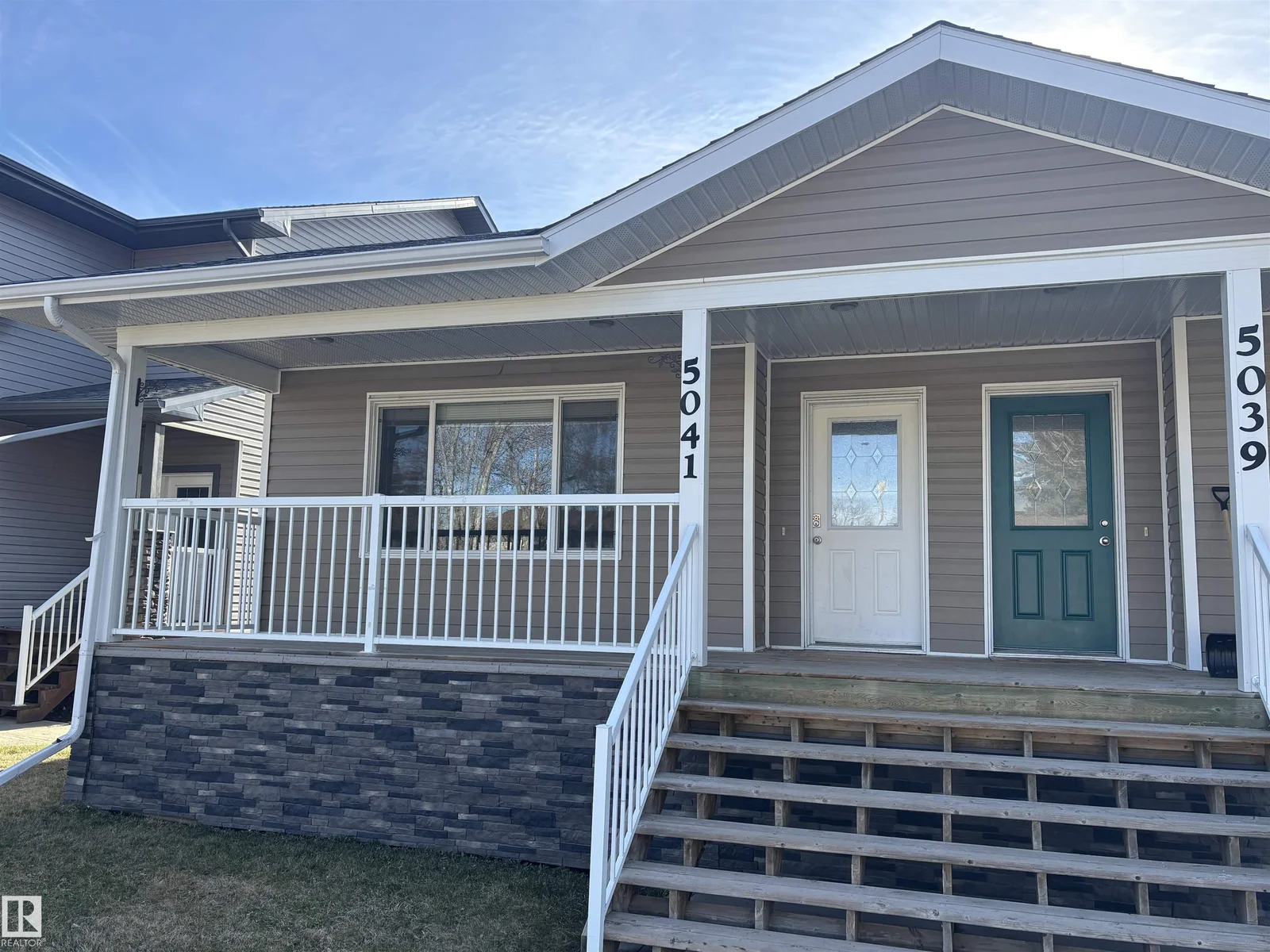 5041 45 ST, Drayton Valley - 4 bedroom Duplex for sale
