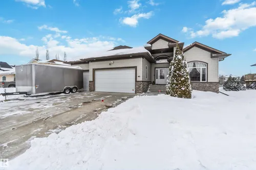 40 Landing Trails DR, Gibbons - $694,900