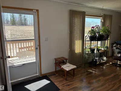 Interior photo 1 of 4824 49 AV