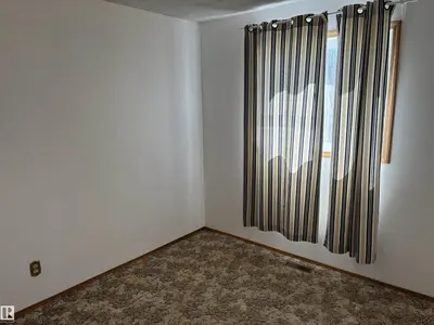 Interior photo 2 of 4824 49 AV