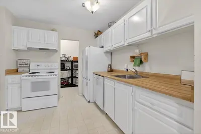 Interior photo 4 of 5780 172 ST NW