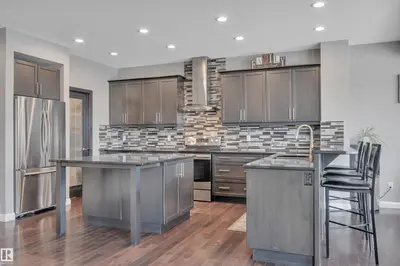 Interior photo 2 of 287 SHEPPARD CI