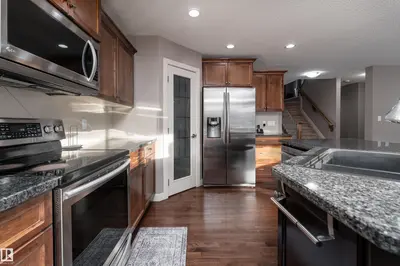 Interior photo 3 of 6811 19 AV SW