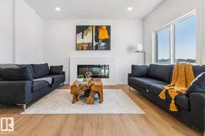 Interior photo 3 of 39 CALEDON CR