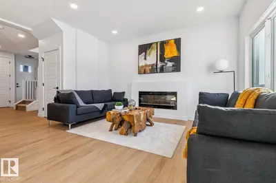 Interior photo 2 of 39 CALEDON CR