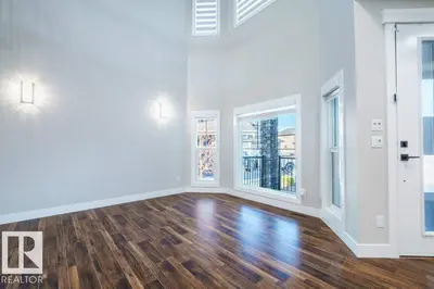 Interior photo 3 of 4408 39 ST