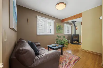 Interior photo 3 of 11622 76 AV NW