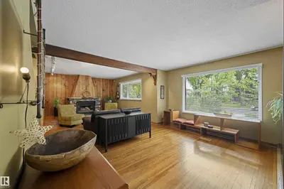 Interior photo 2 of 11622 76 AV NW