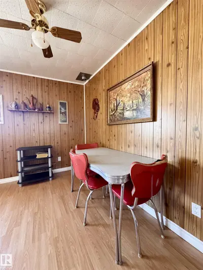 Interior photo 3 of 