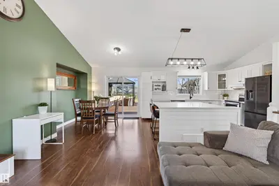 Interior photo 3 of 3802 54 AV