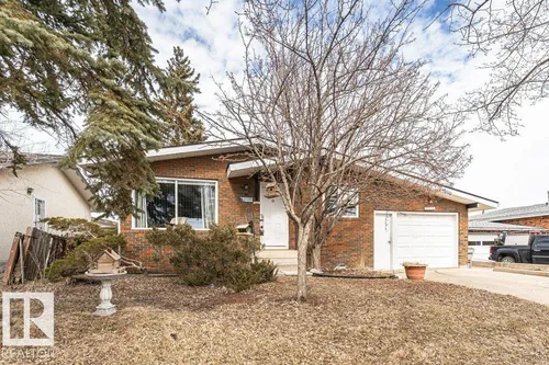 8 DUKE DR, Lamont - $289,500