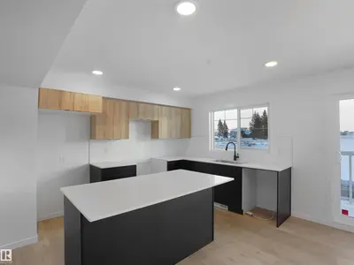 Interior photo 4 of #11 1430 Aster WY NW
