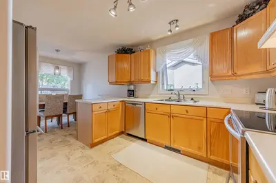 Interior photo 3 of #128 215 BLACKBURN SW