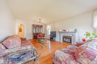Interior photo 2 of #128 215 BLACKBURN SW